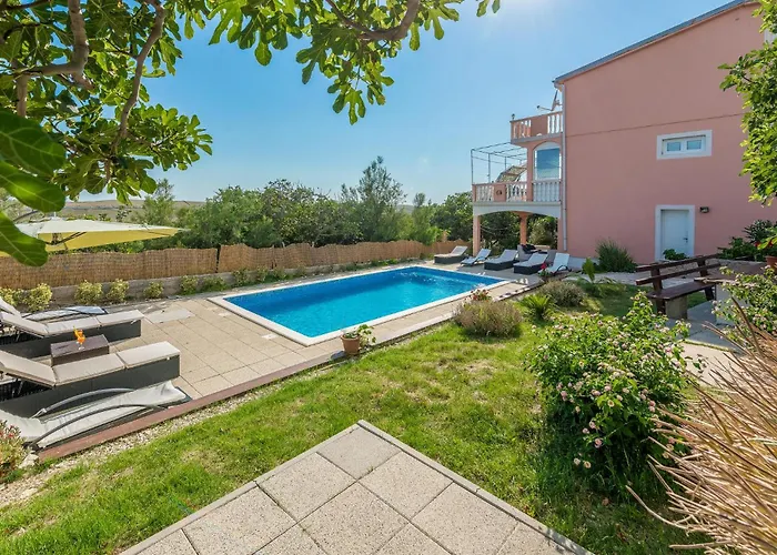 Gorgeous In * Stara Vas