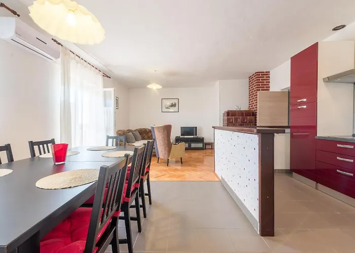 Gorgeous In * Stara Vas