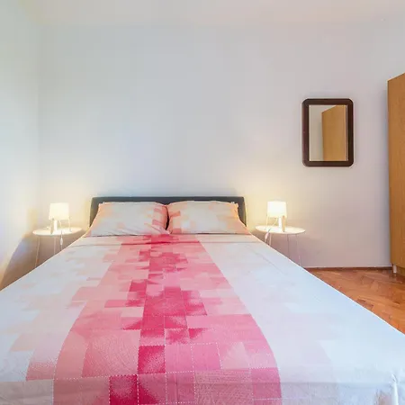 Nice Apartment In Stara Vas With Wifi