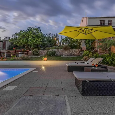 Nice Apartment In Stara Vas With Wifi Apartament *